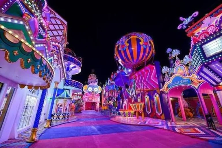 Neon Nights and Carnival Lights The Magic of Amusement Parks